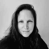 Партрэтны здымак Naomi Voet з кампаніі Mews.